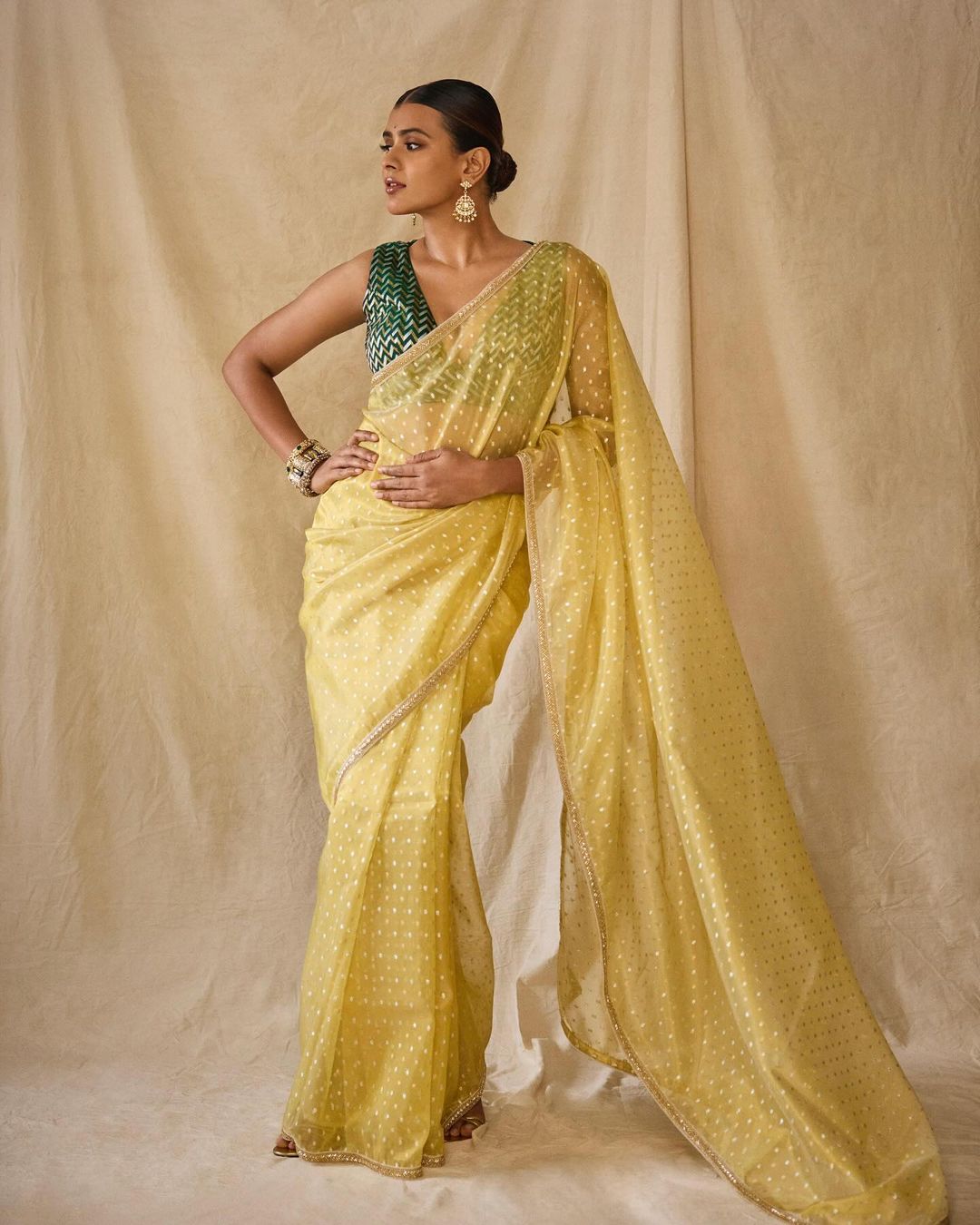 GWSZ8ISbQAErXus?format=jpg&name=large