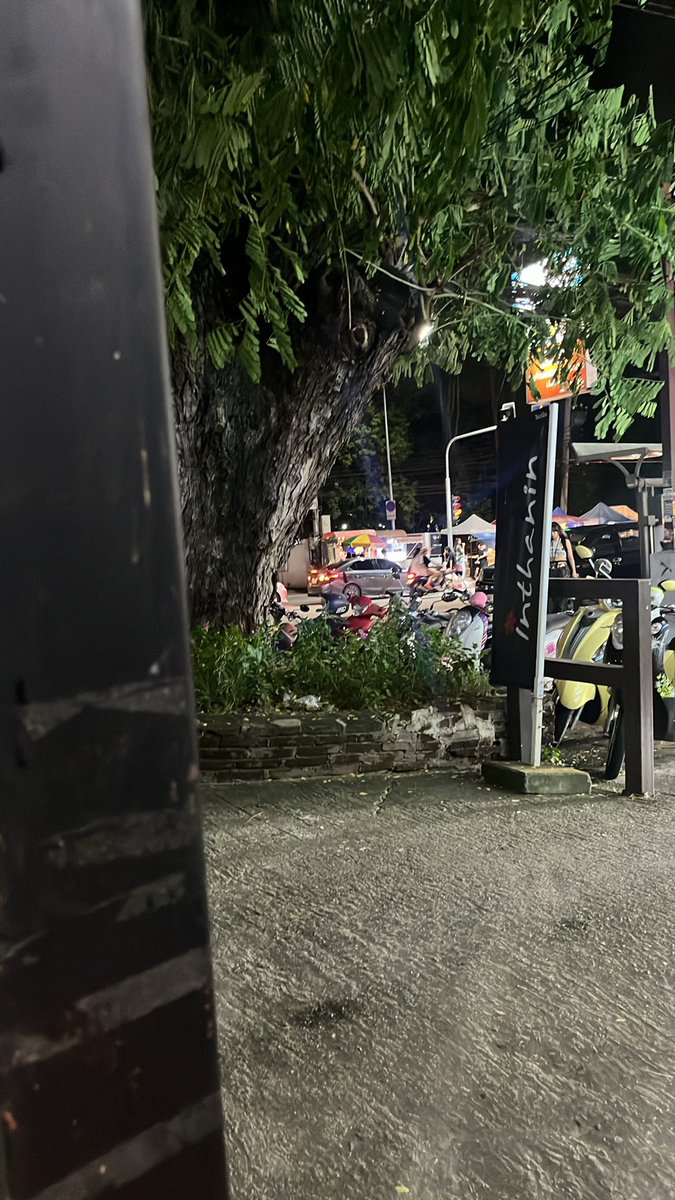 หลัง มอ คนเยอะมาก