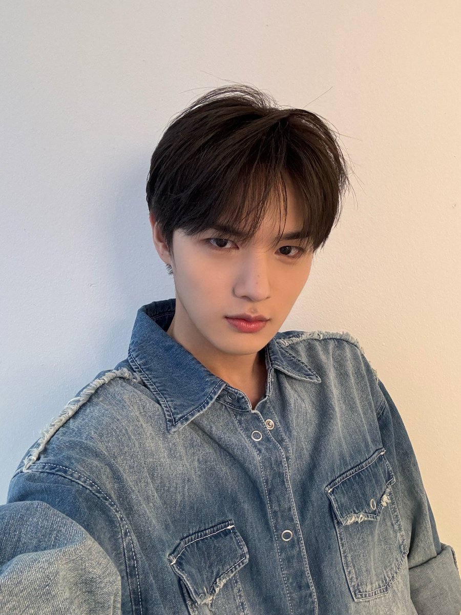 LUN8_sns's tweet photo. 240831 🖤X
🐺 [JI EUNHO]
Jean Eunho
#ItsBlue #ICantSeeMyPants 

#LUN8 #JIEUNHO #루네이트 #지은호 https://t.co/ykOtaQZyOD