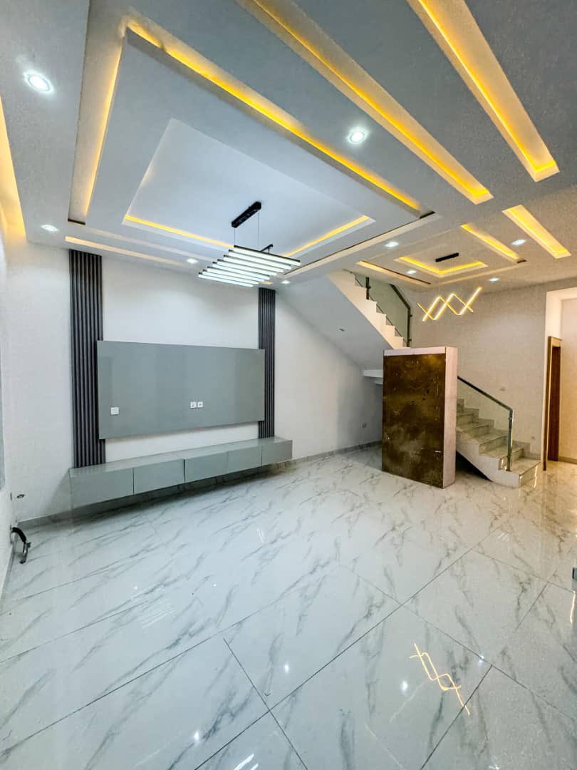 Bisola_mis's tweet photo. Modern Semi detached 4bedroom Duplex for sale 
Location:Chevron Toll Gate, Lekki Lagos 
Price: #188M 
C of O building approval Available 
For more info 

https://t.co/g6NN564Qu3 https://t.co/3NU42twAHv