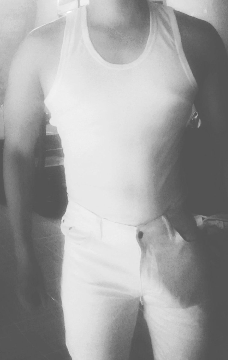 ชุดขาวสุภาพ ไปวัดทำไมคนมอง อิอิ