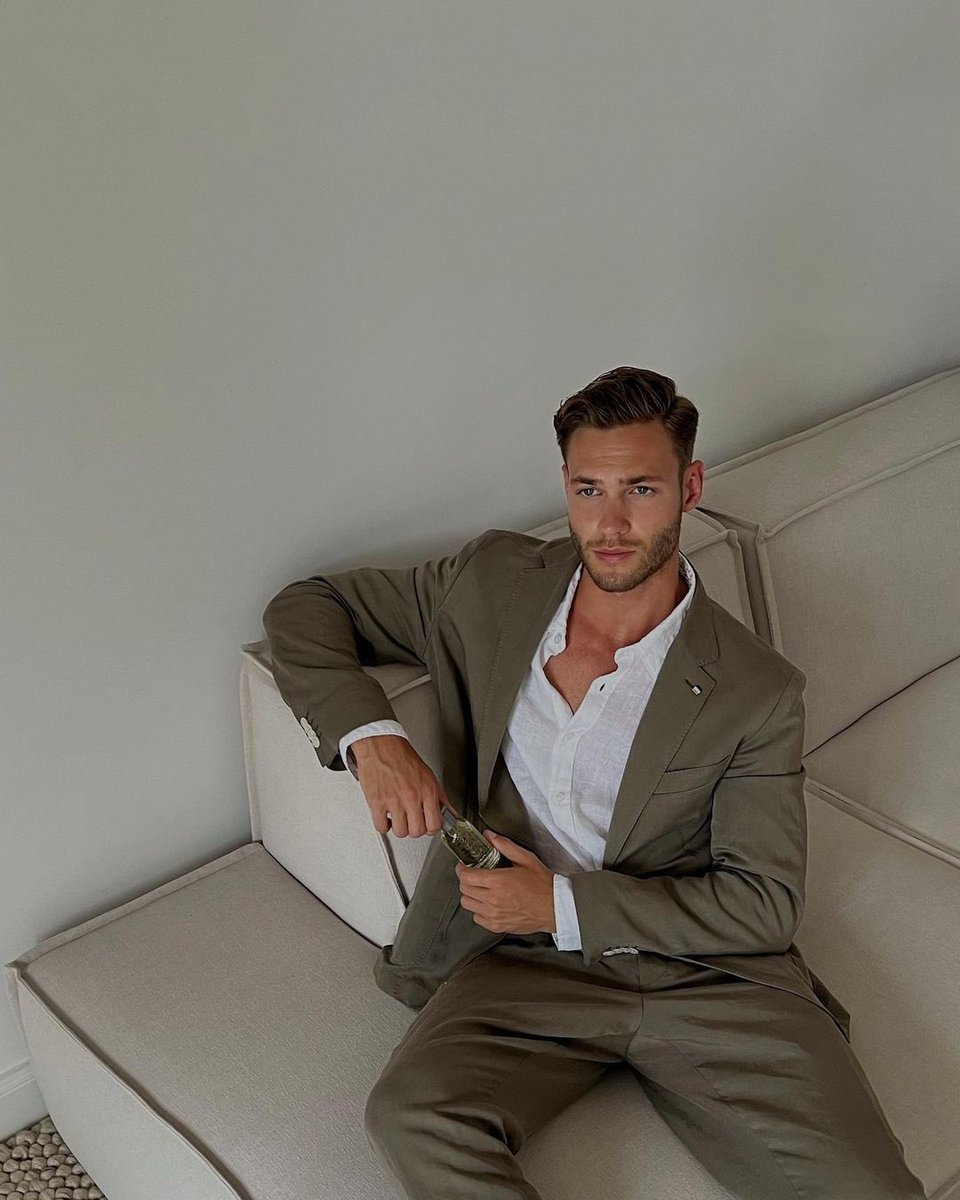 vhormir's tweet photo. hello, glad to back here. it’s tobias speaking. i do #openfollow for western rps to expand my new life. kindly hit the retweet button to get a follow. https://t.co/FMqFxRBB8m