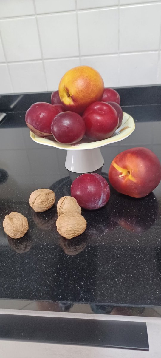 MariaGr03447600's tweet photo. #JERR BUON ULTIMO SABATO DI AGOSTO A VOI JERU IERULINE ALL'INSEGNA DELLA NATURA FRUTTA https://t.co/FchnxBknVA