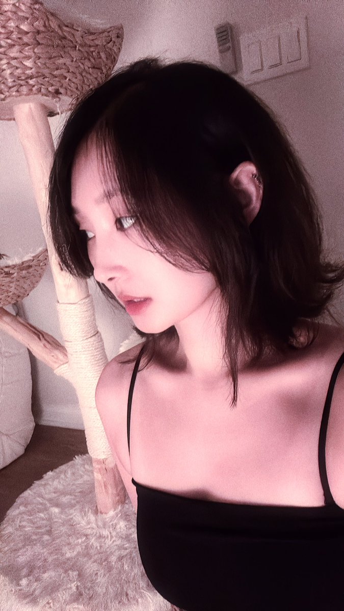 Vikki☀️ tweet media