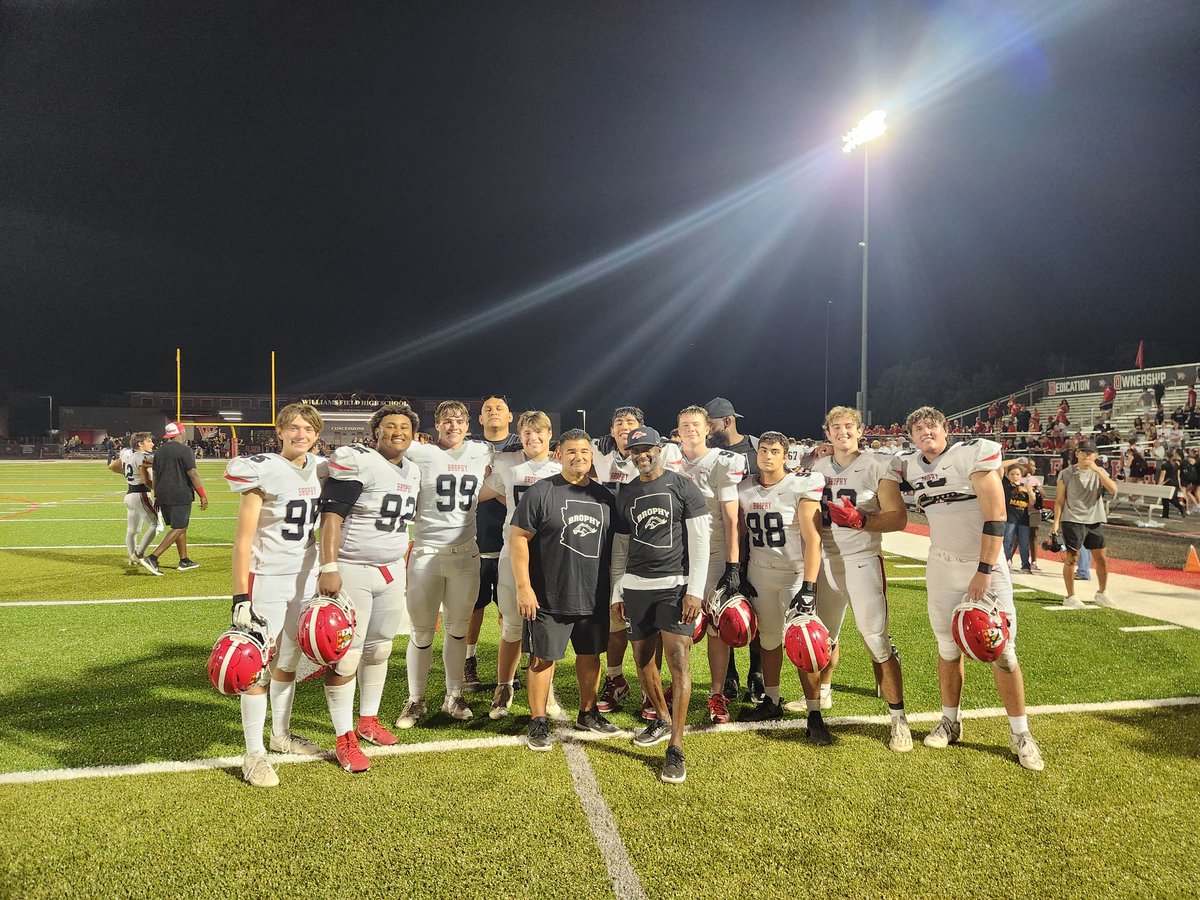 Big shout out to the d-line tonight in a huge win against Williams Field 35-28🏉 love coaching these dudes! Nice start to the season. Let's keep it going👊🏉
