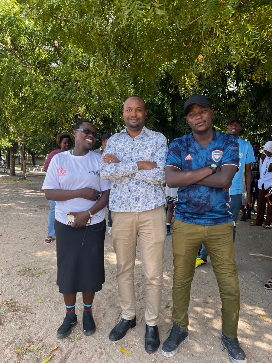 TYVAvijana's tweet photo. Habari #KijanaMakini

Katika kusheherekea miaka 24 ya kuanzishwa kwa TYVA, tulipata ugeni kutoka kwa John Mnyika ambae alikuwa sehemu ya waasisi wa TYVA.

Pamoja na mengine aliendelea kututia moyo na kusisitiza kuliendeleza vizuri shirika hili kwa vizazi na vizazi.

#TYVADay2024 https://t.co/LNsUuwg3Yb