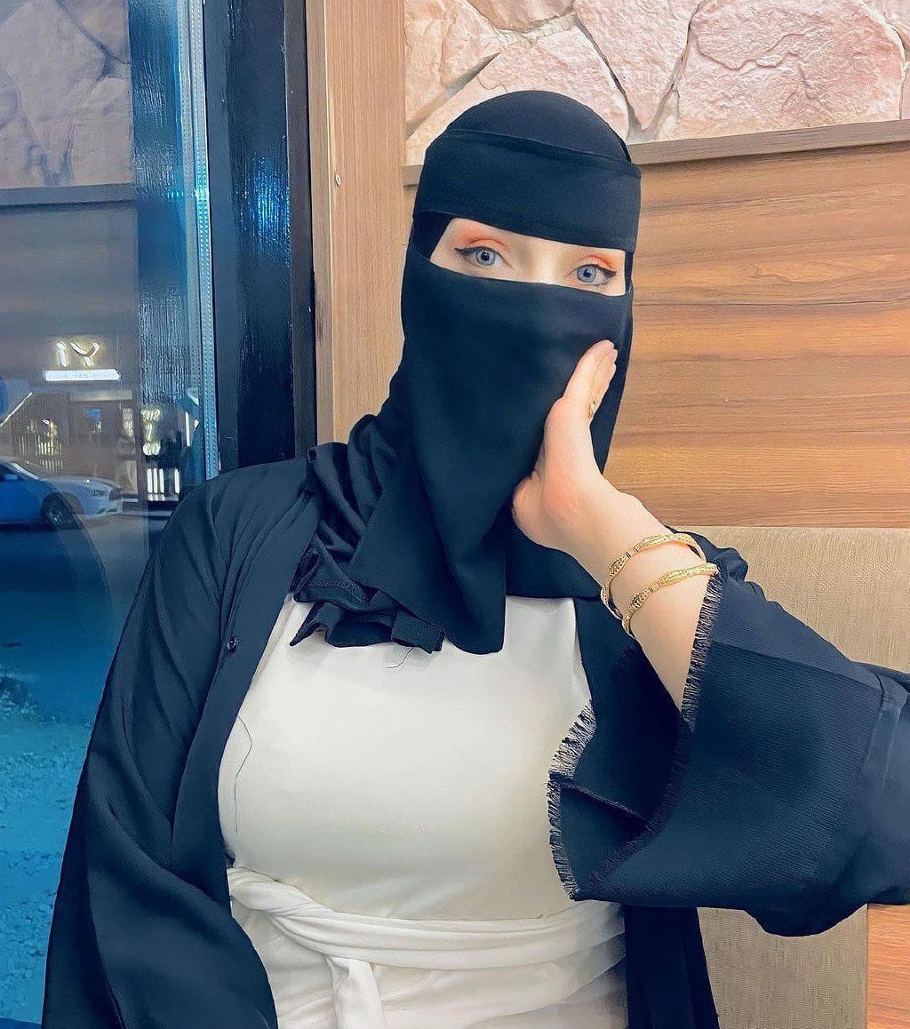 #معصيتي_رحتييًَ٠ اتمني شخص صادق وكتوم وصامل وكفو ما يقصر معي بشيء احب المتعه والجنس في علاقه سريه دعمكم يسعدني على الاستمر. متابعه #عاده تغريه#رتويت_كومنتات_اعجاب🔞