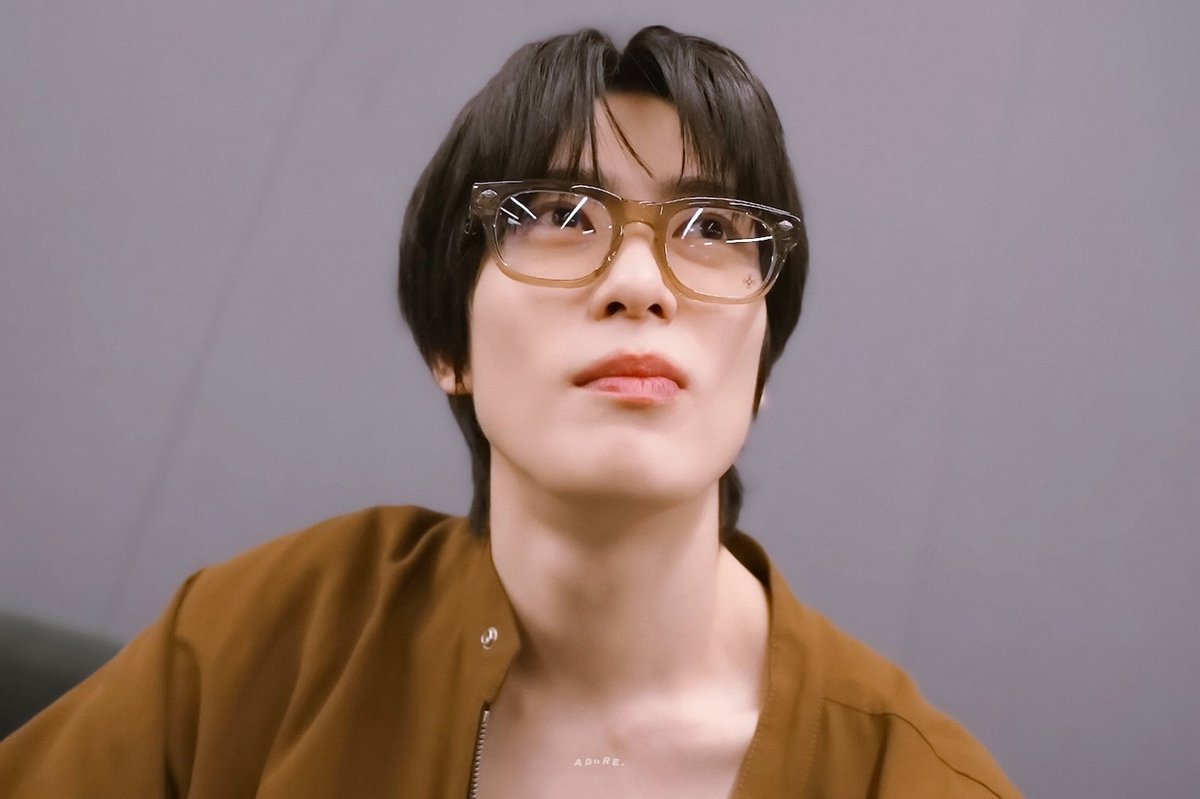 ADORE0214's tweet photo. 😟🤓

#재현 #JAEHYUN 
#JAEHYUN_J https://t.co/7KAilJEzAt
