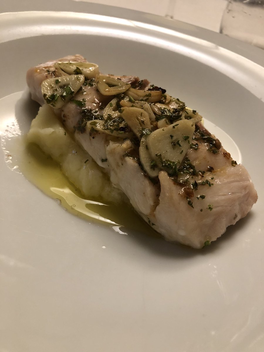 Daniwines86's tweet photo. @restaurant_marangels Restaurante de buen producto de mercado y excelente carta de vinos sitiuado a 10 minutos de Girona 🚀

#cocina #cuina #gastronomia #degustacion #catadevinos #tastdevins #wine #vi #vino #tomascusine #cervoles https://t.co/7JHRrlLIl5