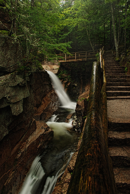 JasonAMyers's tweet photo. Waterfall Bridge, New Hampshire #WaterfallBridge #NewHampshire https://t.co/HdDTNeWX52 https://t.co/0zxGYG003B