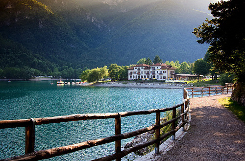 JasonAMyers's tweet photo. Lake Ledro, Trento, Italy #LakeLedro #Trento #Italy https://t.co/BhvvjPh46L https://t.co/UDqNCzesj6