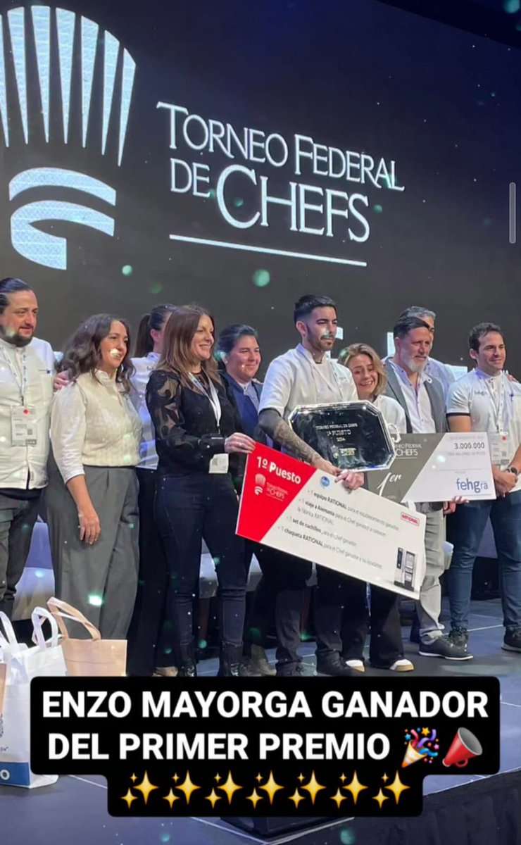 LuPacita's tweet photo. Encito es el campeón del Torneo Federal de Chefs.
¡Ahora es el chef número 1 de Argentina!
Lloré, grité, salté, me temblaba el cuerpo entero cuando dijeron su nombre.
Tanto esfuerzo valió la pena amigo. Sos IMPARABLE! 💪🏻

#torneofederaldechefs #fehgra #hotelGa #EnzoCampeón #🥇 https://t.co/NOMbMOIPVu
