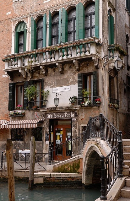 JasonAMyers's tweet photo. Bridge Cafe, Venice, Italy #BridgeCafe #Venice #Italy https://t.co/JtWV54sXTG https://t.co/BdNbDFrnRr