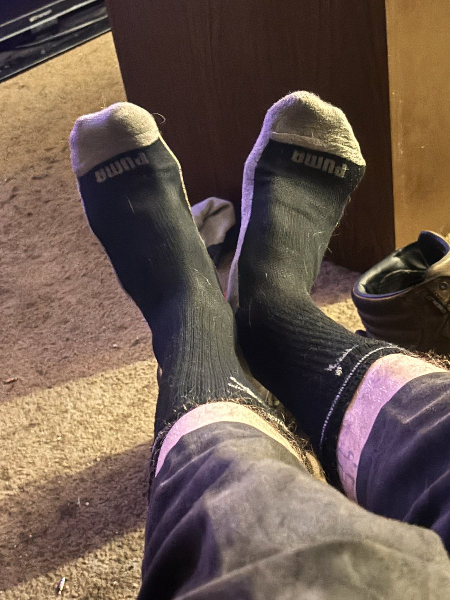 MasterOvrDraft's tweet photo. My scent in intoxicating 👃🥵 my ripe ass socks and feet 🧦🦶 will have you begging for mercy🧎🙇 used sweaty gear available upon request! 💦hit the dms for requests, sessions, you name it 💪💸 $gameofchance
#findom #footworshi̇p #cashmaster #footdrain #humanatm #paypig https://t.co/JhQEhrpDpM