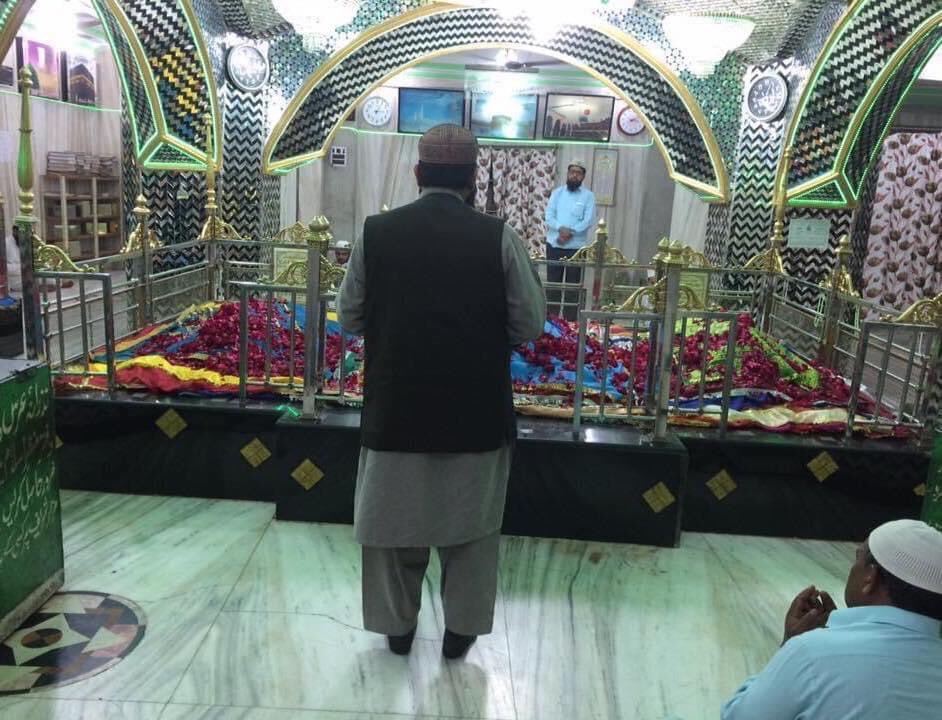 25th Safar the Urs Mubarak of the Great Reviver of Islam, Shaykh ul Islam, The Suyuti of Hind, #Alahazrat Imam Ahmad Raza Khan Qadri رحمه الله تعالى 
We love #AlaHazrat Imam Ahmad Rida Khan Qadiri Alayhirahmah because he loved the Prophet of Allah ﷺ immense.