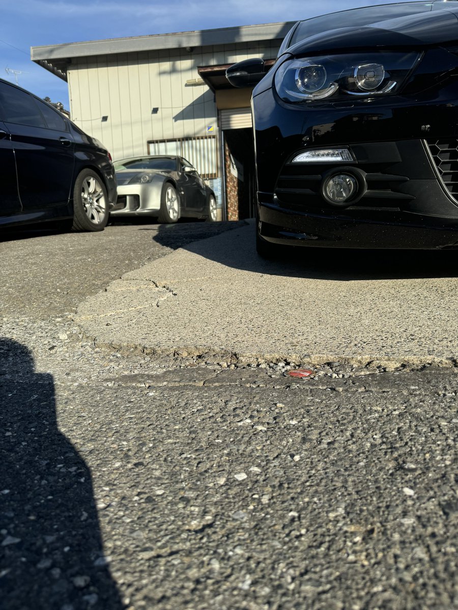 SCHNELL_Design's tweet photo. こんにちは
シュネルです☺️

シロッコのカスタムを注文
いただきました👍

XYZの車高調の取り付けをしました😉
次回はスペーサーを入れて
ツラを合わせていきます😊
さらにカッコよくなるのが
楽しみですね🫶 https://t.co/4chbXNhqkX