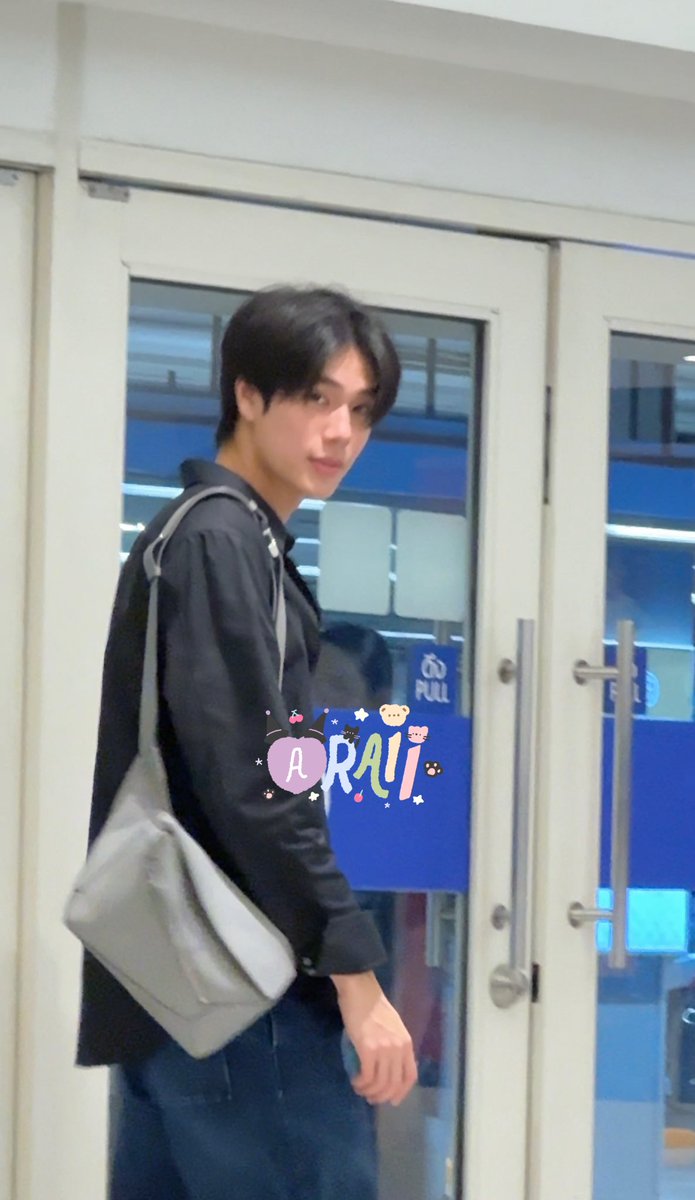araii___'s tweet photo. หล่อมากๆๆๆ
 #phuwintang @phuwintang https://t.co/evVqE3nNoJ