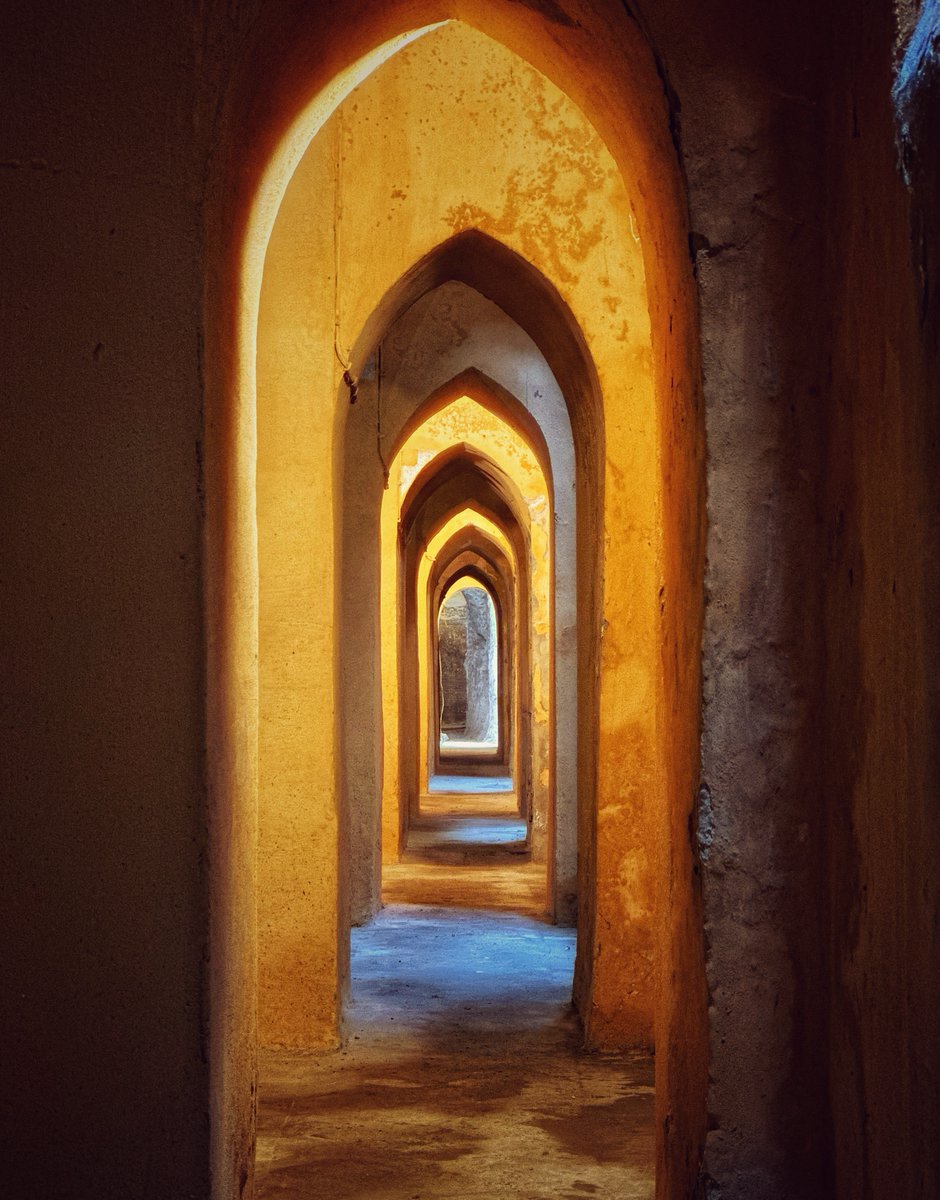 WLH1972's tweet photo. Glowing #archaway.
Have a good weekend.
#TwitterPhotoCommunity https://t.co/u9j5W7AC6X