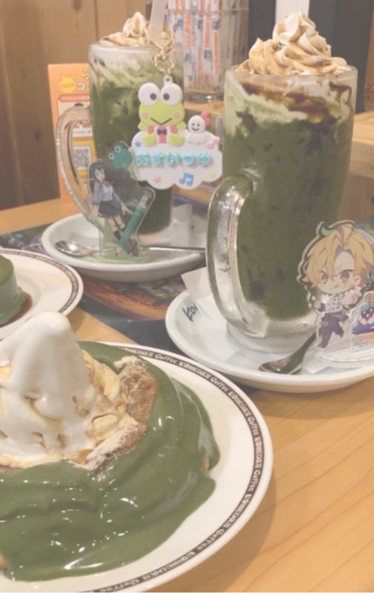 P0MUCHA's tweet photo. ☕️💚🥧🍦🐸🥂 https://t.co/IlrYUGWnFn