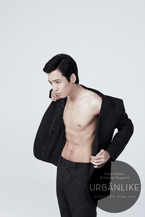 Tal día como hoy pero de 1983 nació el actor #JungKyungHo, un grande! Famoso por dramas como "I'm Sorry, I Love You", "Time Between Dog And Wolf", "Smile You",  "Cruel City" o "#PrisonPlaybook". En 2020 reventó con "Hospital Playlist" y un pequeño papel en "Crash Landing on you".