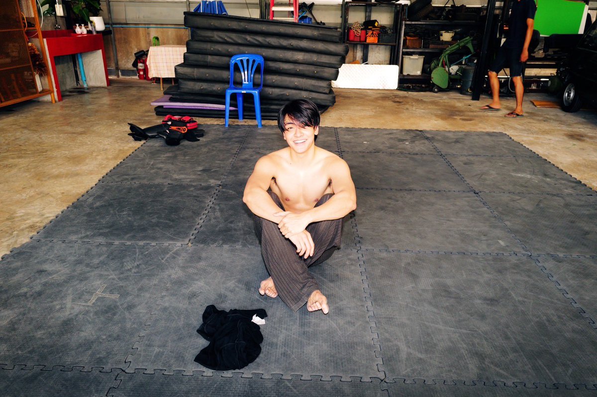 HeartKillersTH's tweet photo. #TheHeartKillers วันนี้พี่ฟาเดลมาซ้อมคิวบู๊เอาไว้สู้กับพวกมายุ่งกับเอวหวานค่ะ #GMMTV https://t.co/WpbWyP1aHt
