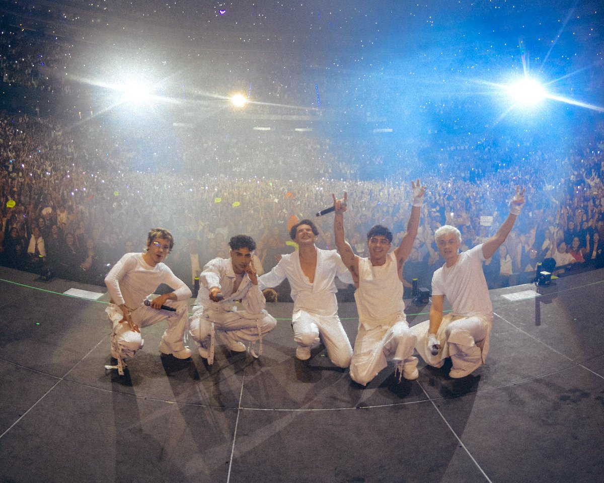 CD9's tweet image. 3/3 GRACIAS CODERS, GRACIAS! 3 ARENAS CDMX! QUE COMIENCE LA ÚLTIMA GRAN FIESTA! THE LAST PARTY TOUR! WOW!
