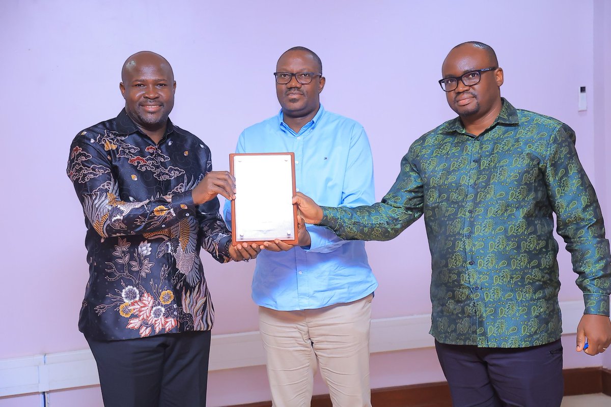 UgEmbassySA's tweet photo. The Uganda High Commission in Pretoria has received the Missions Innovative Award 2023/24 at the #AmbassadorsConference in Jinja.
Special appreciation to our Head of Mission, Amb. Paul Amoru, and the entire Pretoria team for their outstanding efforts and job well done. Congratulations to the Uganda Consulate in Mombasa for being named the Best Performing Mission, along with Abu Dhabi (1st runners-up) and Geneva Mission (2nd runners-up)! These accolades reinforce our commitment to promoting Uganda's interests on the global stage.