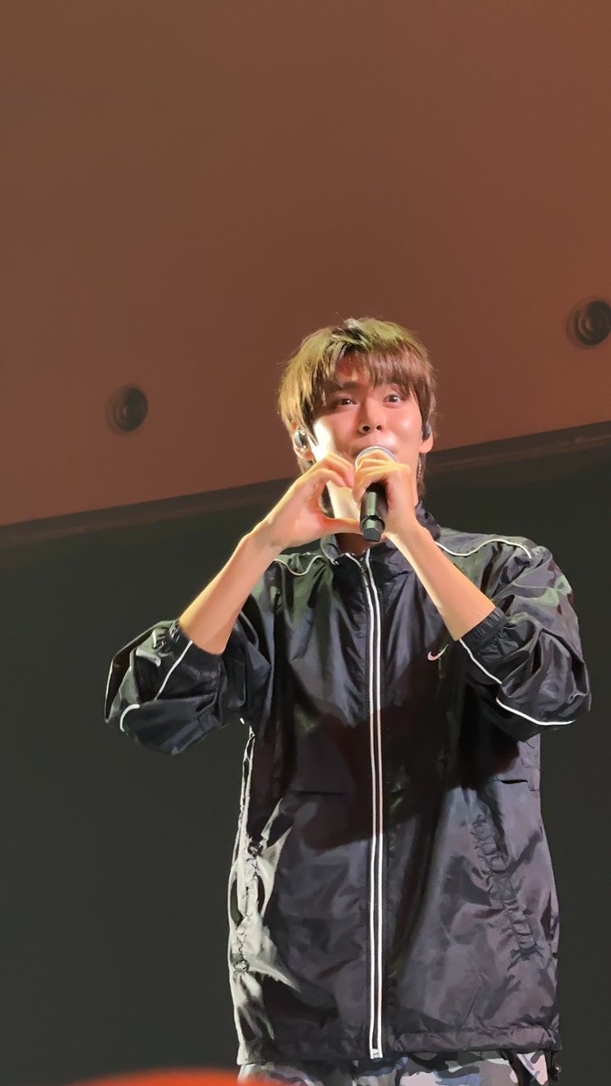 song_on_daisy's tweet image. menyublim bjirrrr #EUNSEOK #RIIZINGDAYinJakarta