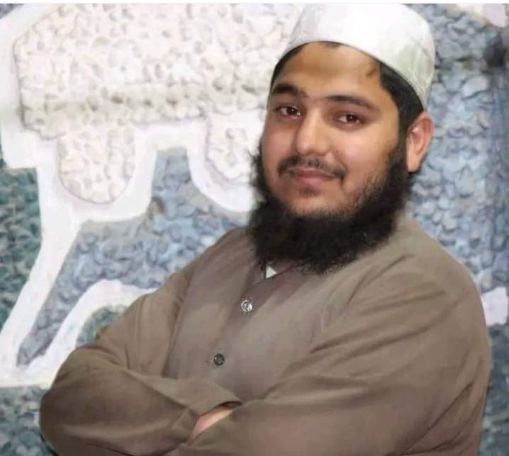 مداح رسول عربی مولانا حافظ عادل شہزاد فاضل جامعہ الحسنین طویل علالت کے بعد انتقال فرما گئے۔
انا للہ وانا الیہ راجعون 💔 
بہت ہی عمدہ اخلاق کے مالک تھے انتہائی ملنسار ، خوش طبع تھے۔۔۔۔