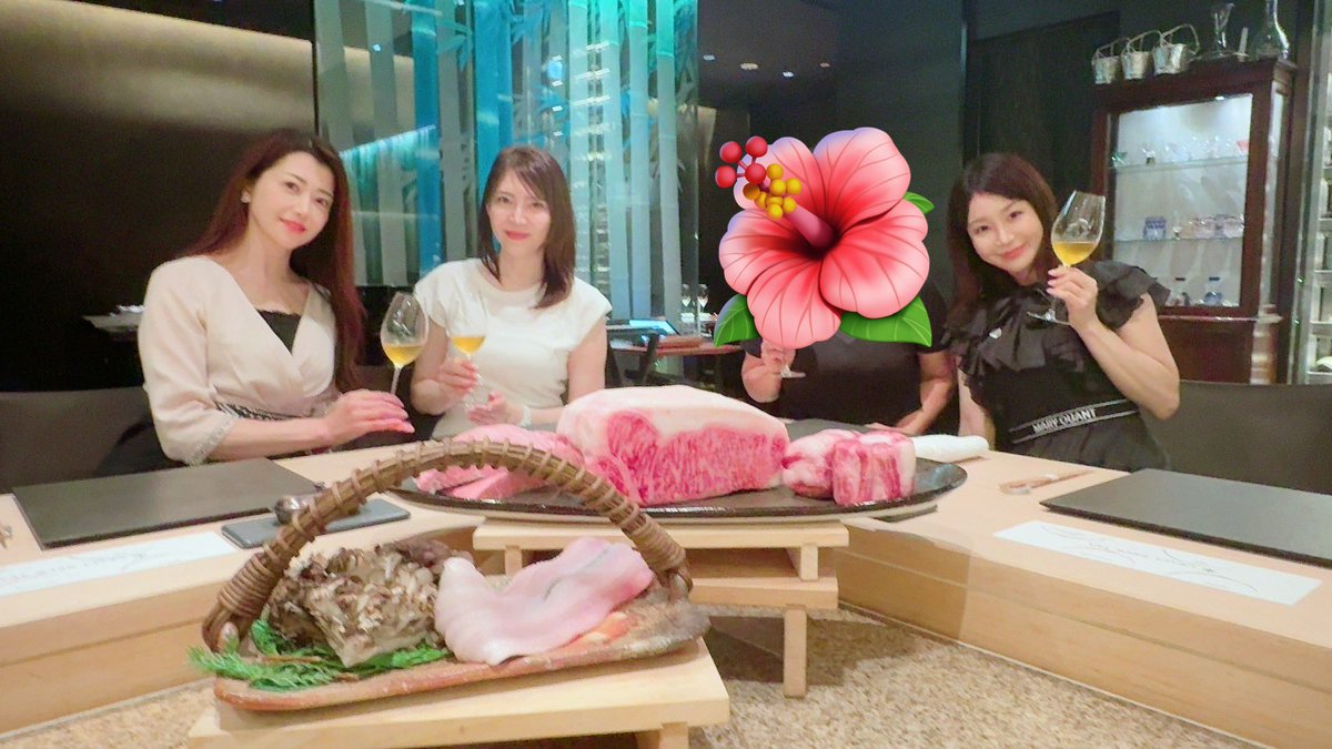 7月の2人のお誕生日を、お気に入りの店でランチお祝いしてきました🍽️
4人でお茶のペアリングで乾杯🥂 https://t.co/AtfNk46VCy