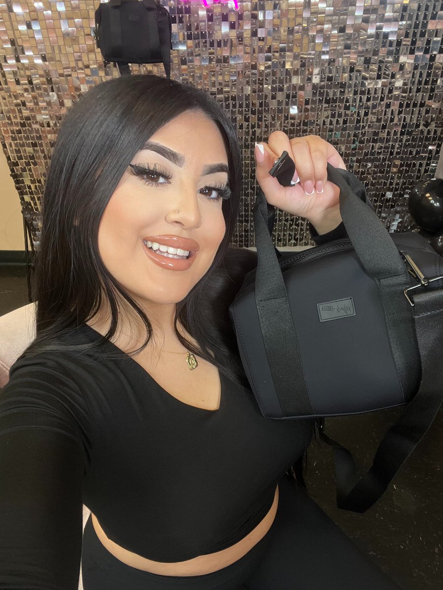 _jmoniqueg's tweet photo. Another sell out so grateful for the live I live and for all the people who support me 🥰 https://t.co/SniDgL1m3T