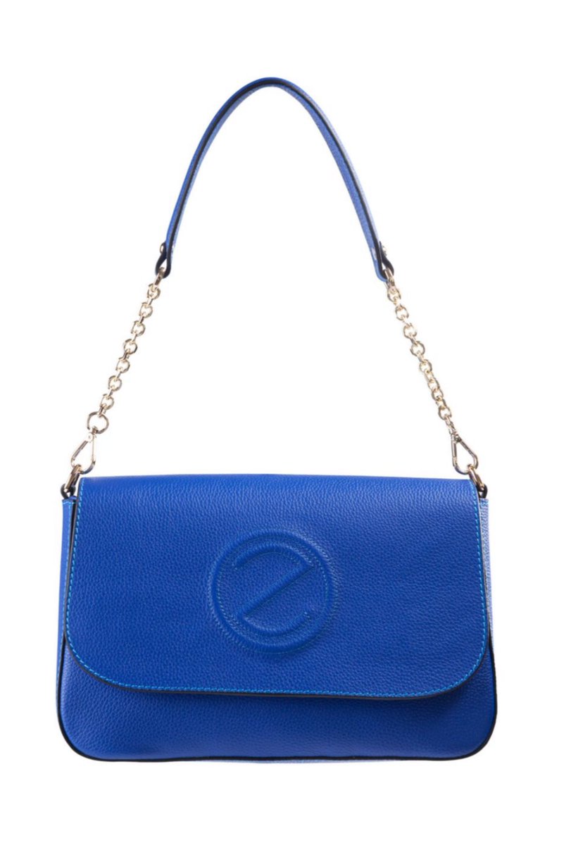 evzoccolillo's tweet photo. 👜👜👜 Unsere Luna Tasche in Marineblau ist mehr als nur ein Accessoire. Sie ist Dein täglicher Begleiter, der Dir ein Stückchen Himmel und Meer in den Alltag bringt.

ZOCCOLILLO für eine nachhaltige, vielfältige Welt. 
https://t.co/mRbnXnlbc7 
#LunaTasche 
#Marineblau https://t.co/5YPy7oiK2E
