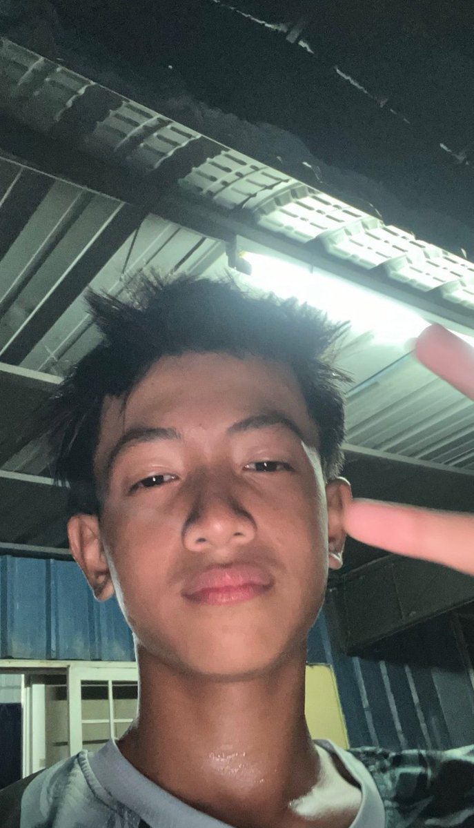 unknown45670kns's tweet photo. Penat semalam badminton 😔🏸 https://t.co/3ZsUVNGPso
