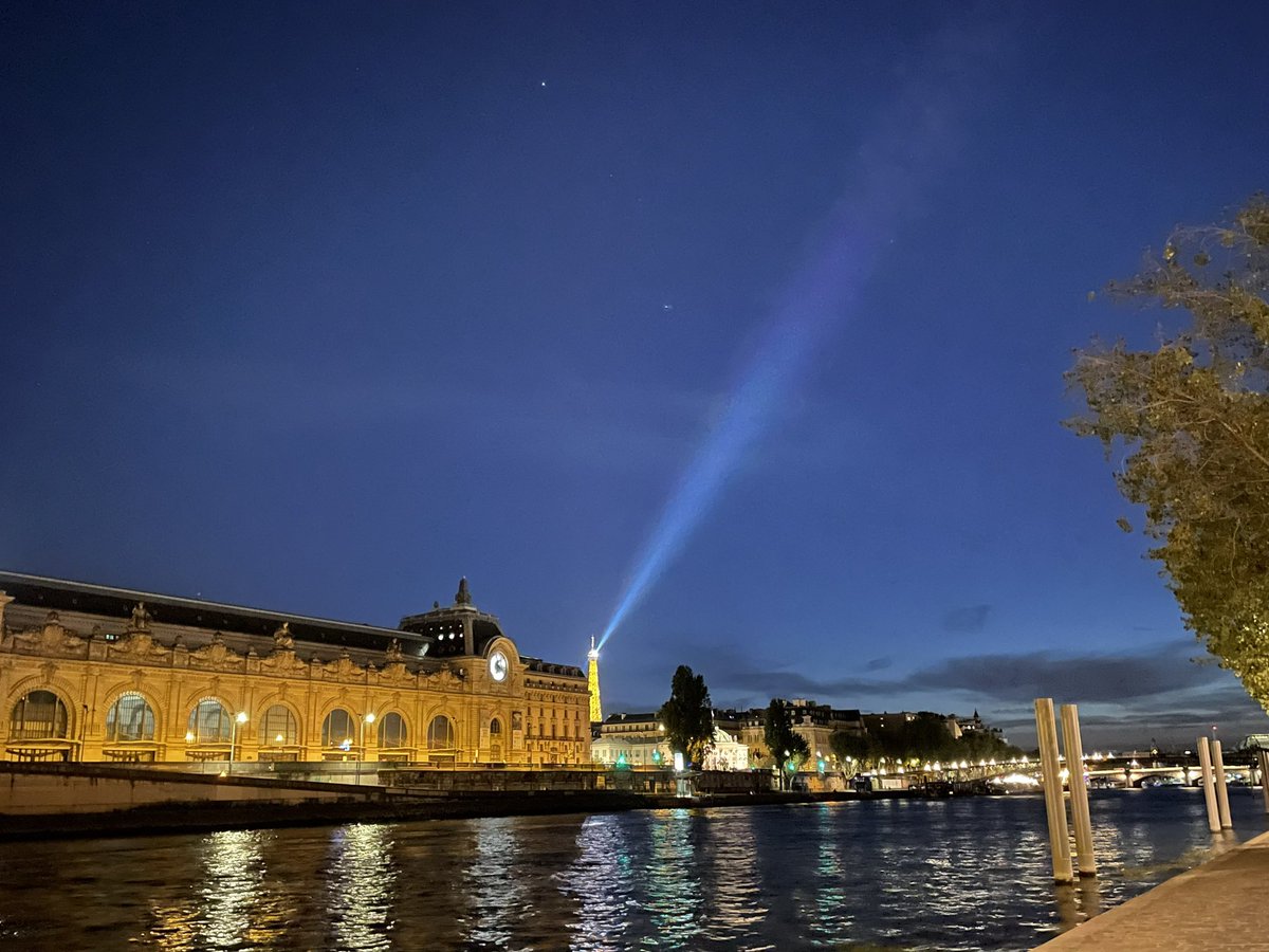 Parisienne_7501's tweet photo. Night in Paris 😍
@LaTourEiffel @MuseeOrsay @parismusees
#paris #eiffeltower #streetphotography #visitparis #laseine #withoutfilter https://t.co/zBhkt9VQd9