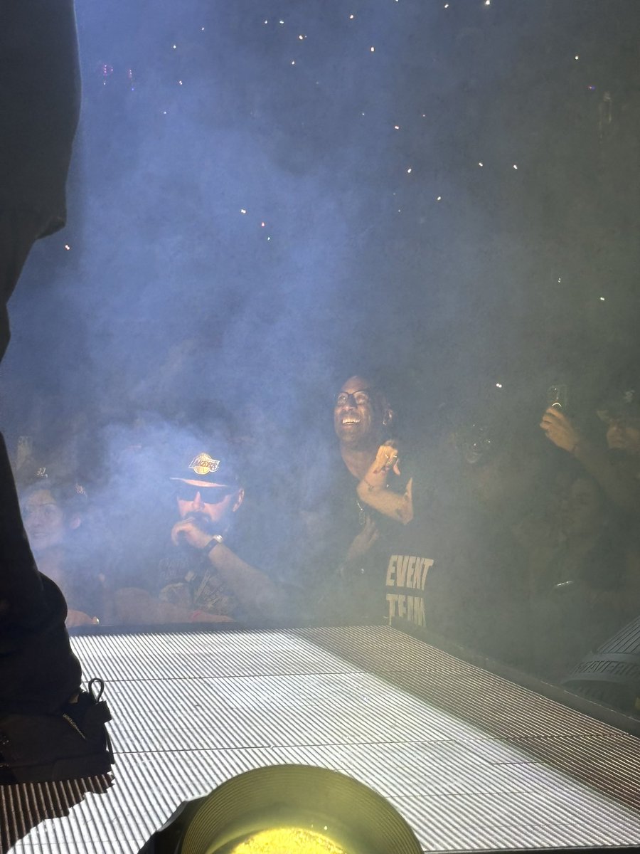 theycallm3gio's tweet image. #MikeBrown sighting at the #pesopluma concert 💜 

@SacramentoKings