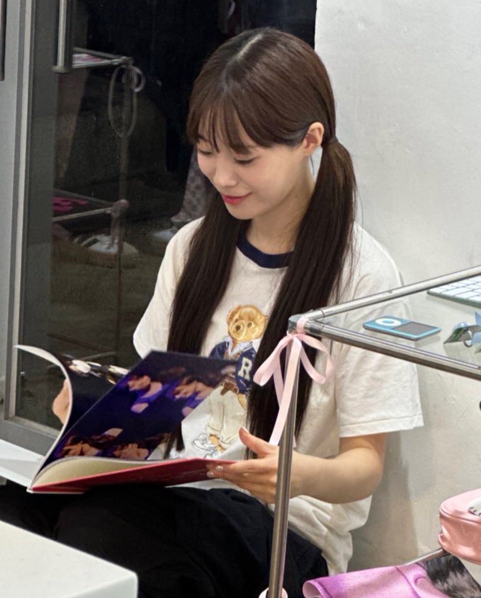 #카라 #허영지 님이 카페에 방문해주셨습니다. 팬분들이 꾸며주신 사진들 하나하나 봐주시고 팬분들과 좋은 시간 보내고 가셨어요.
감사합니다 💕

⋆⑅˚₊  𝑤𝑖𝑙𝑙 𝑎𝑙𝑤𝑎𝑦𝑠 𝑓𝑜𝑐𝑢𝑠 𝑜𝑛 𝑈 ⋆⑅˚₊ 

ʜᴜʀ ʏᴏᴜɴɢᴊɪ ʙɪʀᴛʜᴅᴀʏ ᴇᴠᴇɴᴛ

#will_always_focus_on_U