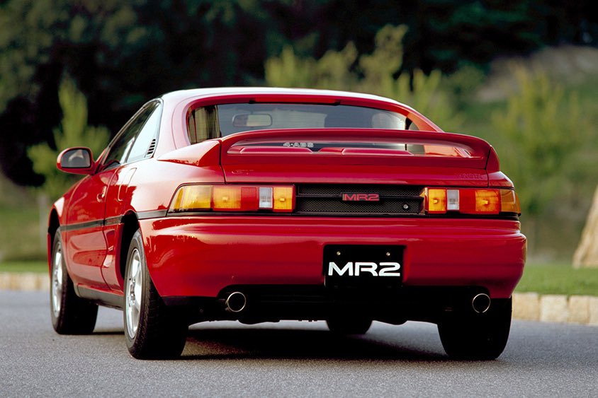 JOYMAX125i's tweet photo. #昔乗ってた名車
#MR2turbo 
中学生と小学生の3人子供がいるのに真っ赤な2シーターを買ったアホな父親は私です😃 https://t.co/xdKeNSvP2R