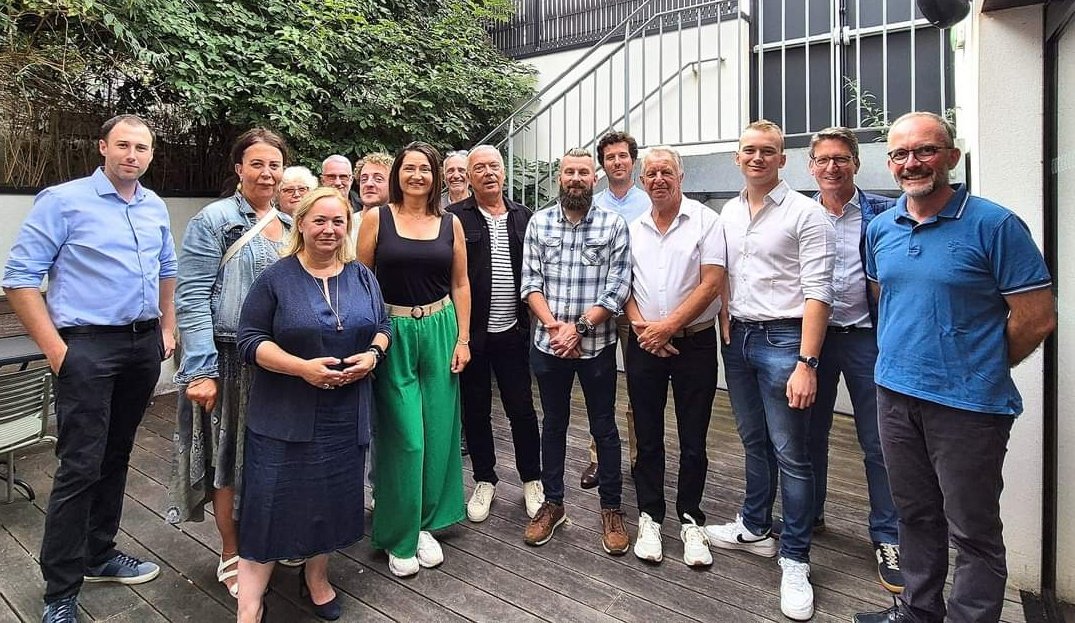 joannicmartin's tweet photo. Un vrai plaisir de retrouver l'équipe #Horizons après deux mois de pause estivale. Pleins de projets à venir pour la rentrée !
#JeRejoinsHorizons 

@HorizonsLeParti @EPhilippe_LH @HorizonsBreizh @AvecEdPhilippe https://t.co/k87NV4xRyM
