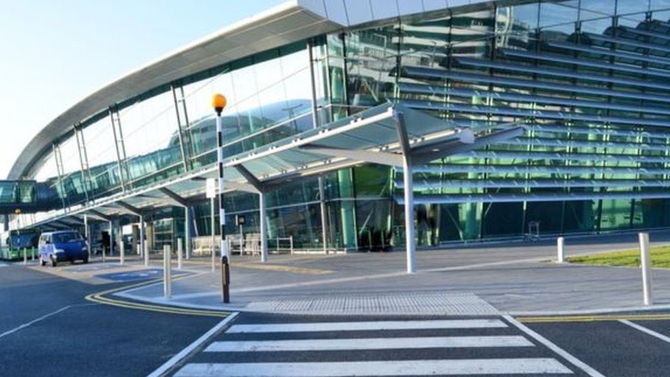 DublinAirport's tweet image. Where is everyone this morning?

#Oasis25 🎟️
