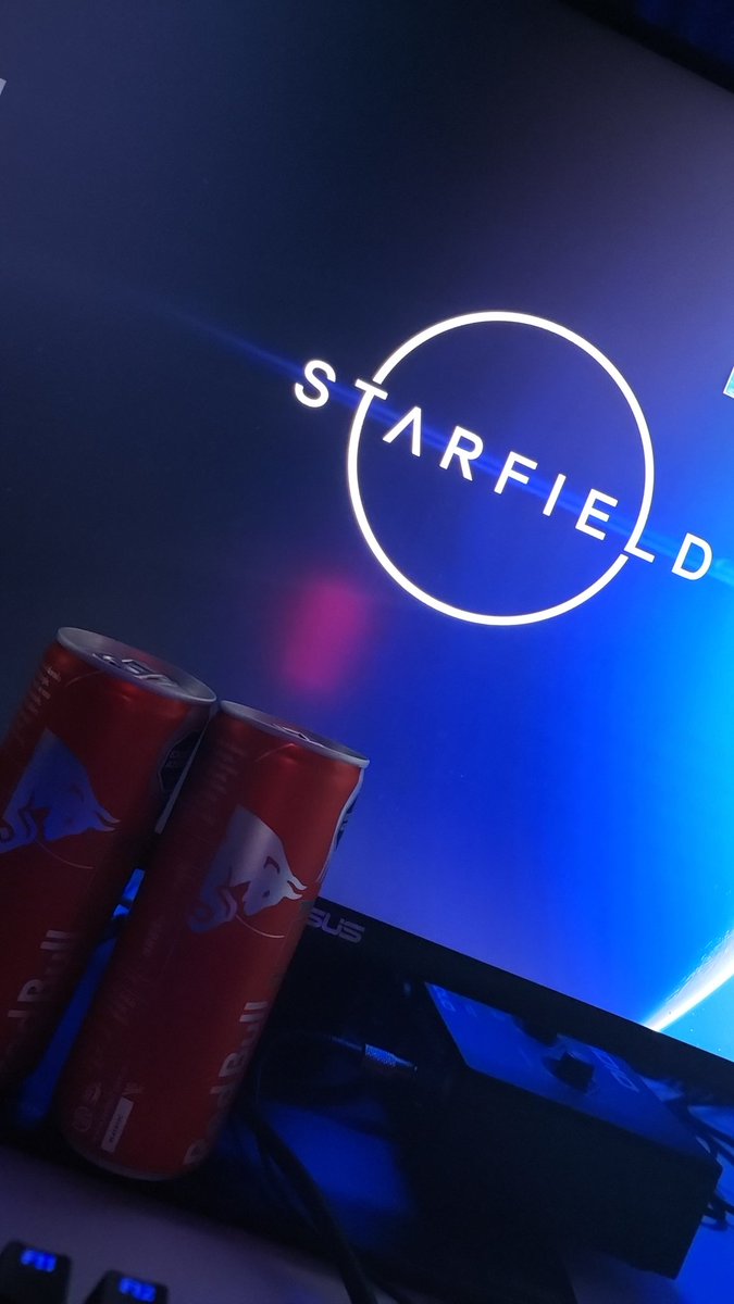 GianLenta2's tweet photo. Una Redbull Super Helada para Investigar el Gran Espacio Exterior en Starfield 🥤🧊
#Starfield #Xboxpass #Xbox #FridayVibes #RedBull #Friday https://t.co/Y6V0lOvD3x