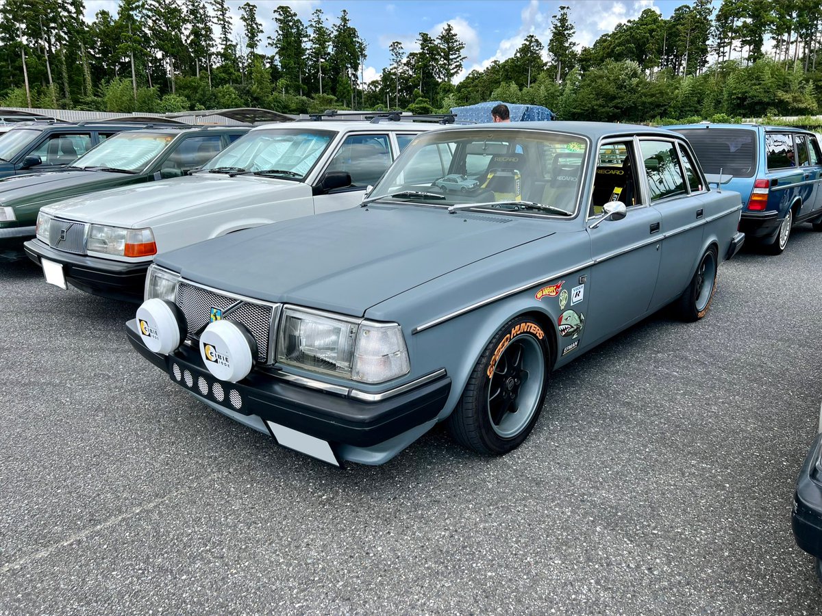 ELYSION_1001's tweet photo. 240の中で気になった1台。
めっちゃカッコよかった。
#VOLVOMEETING
#ボルボミーティング https://t.co/qarQYwHtr3
