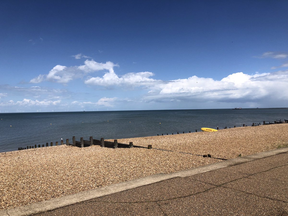 Come and join us at Tankerton’s monthly beach clean tomorrow (Sunday) at 0915 -1030 - everyone welcome, good fun, great way to start a Sunday and help keep our beach one of the best in Kent - meet at Lifeguard hut - pls Share/RT #beach #Tankerton