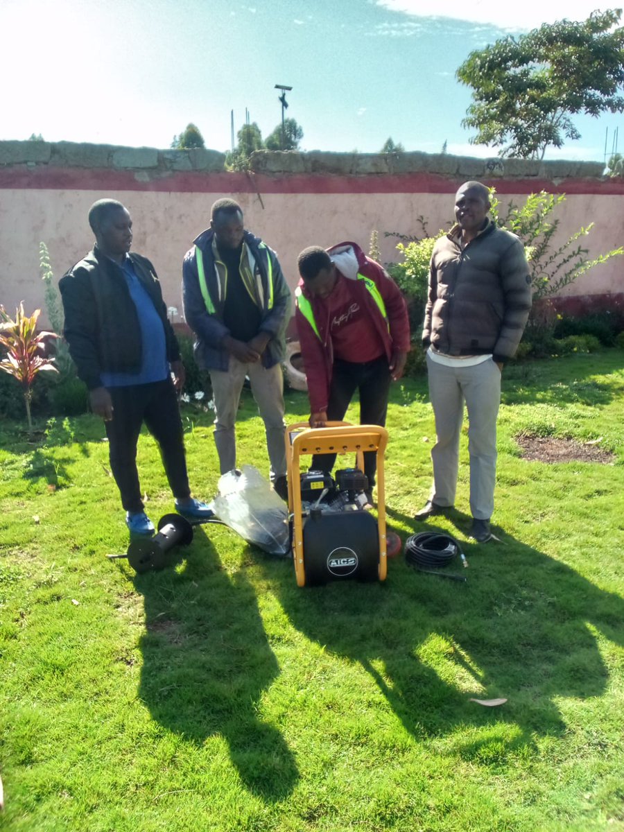 Altonkogo's tweet photo. It is in the process of formalization after extensive sensitization in the past.Further,the Authority will link them to other state Agencies who offer support to start ups and MSMEs especially in the informal sector. https://t.co/cQ7GjUQ2eA