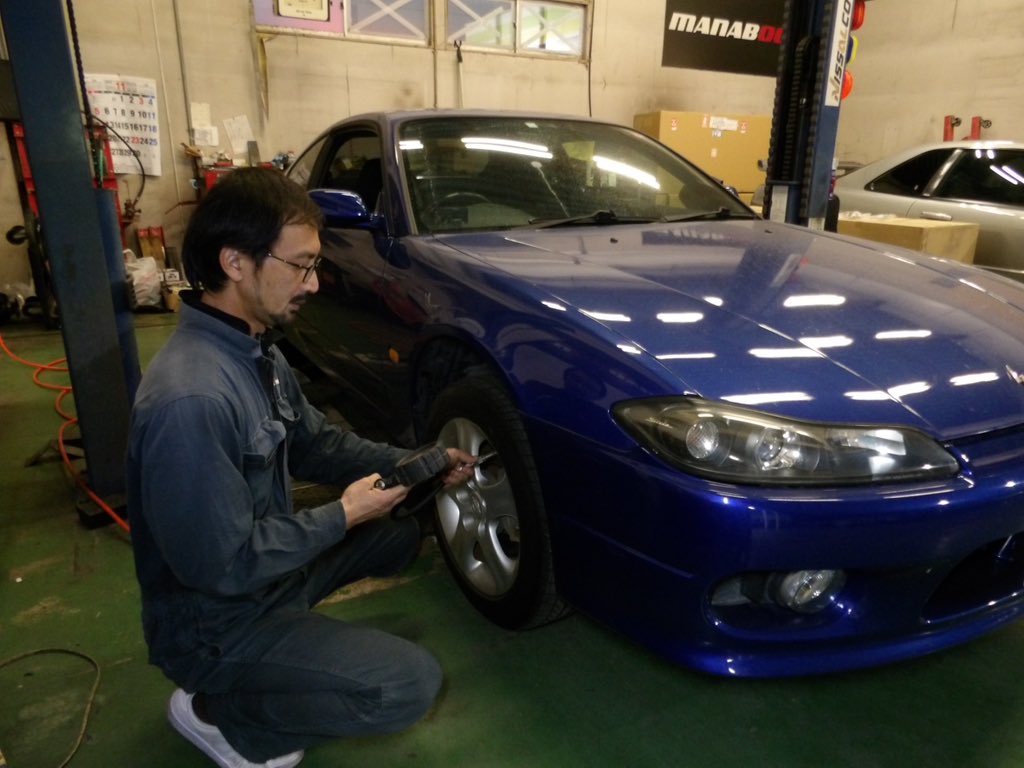 MANABOON_SNS's tweet photo. エンジンオイルの交換です🛠
#manaboon #silvias15 #s15 #jdmcars #sr20det #silvianation #realspeedengineering #drift #jdmgram #jdmnation #jdmlife #blitz https://t.co/TVhKAkUhEj