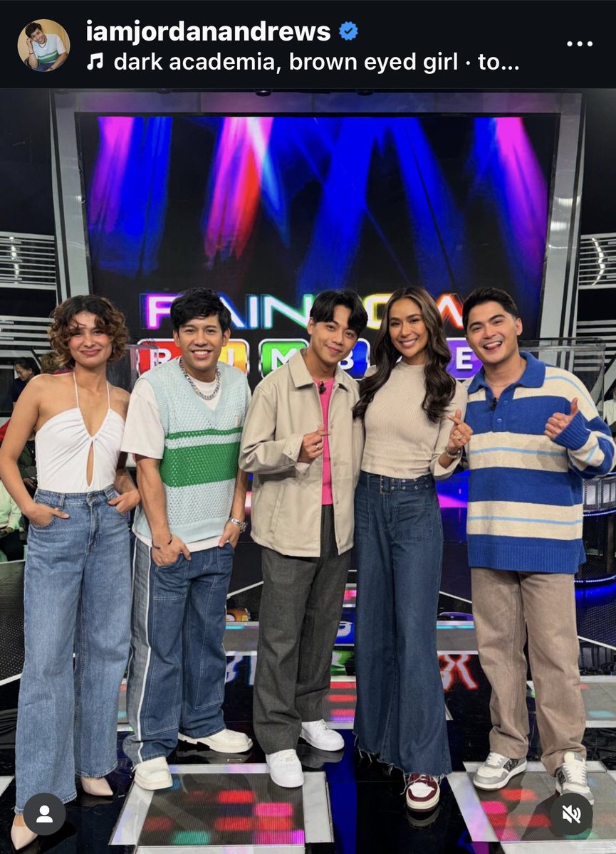 reinsilverio_26's tweet photo. ate @SamBer_Official w/ @anjisalvacion @EianRances @BenedixRamos @jordz_andrews for rainbow rumble 🌈🎲✨
📸: jordan andrews’ ig post | 8.31.2024 💖
🔗: https://t.co/059LzGicRw
#RainbowRumbleHousemates #SamanthaBernardo #SamBer #SamLy #Anji #AnjiSalvacion #EianRances #Eian https://t.co/6nix3jvQVK