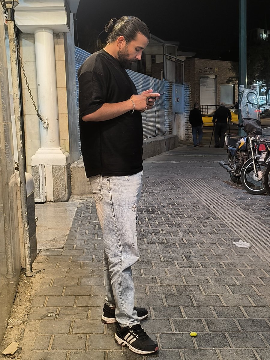 این عکس را با اینکه ویوی قشنگی نداره ولی دوسش دارم