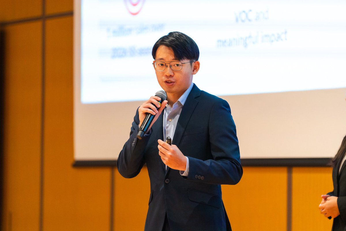 NTUsg's tweet photo. 'Threading' into the intricacies of #fashion-#retailing: #NTUsg @NanyangBizSch undergraduate Yueng Wenbin was the only student from Singapore and among just 43 students selected globally out of over 5,000 participants for the Uniqlo Global #ManagementProgramme 2024. During the programme, he had the chance to meet Uniqlo's global leaders, collaborate with other students from diverse backgrounds and countries, visit flagship stores in Tokyo and learnt about the brand's business fabric. He worked in a team with other students to stitch together innovative solutions to real-world business challenges faced by the brand and presented the ideas to the company's senior leaders at the end of the programme.
#NTUsgStudents #NTUsgEducation #NTUsgInterdisciplinary #NTUsgInternational #GMP2024