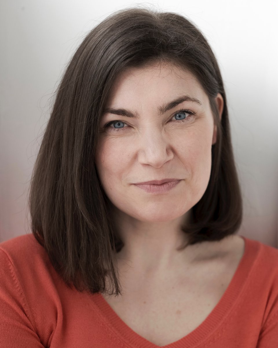 WhiteWallShow's tweet image. Let me introduce @lucylitchfield - she will be with us to bring all the other characters to life: Molly a quirky Chippy owner who believes to be a pirate’s descendant, Tara Amy’s coach and Nora a fellow game designer   

#newwriting #theatre