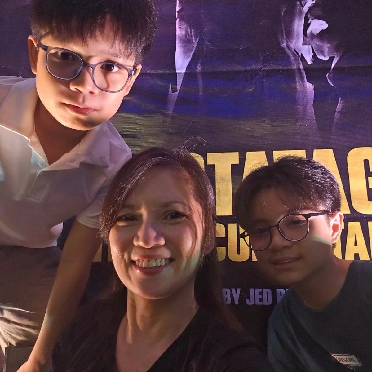chet roxas tweet media
