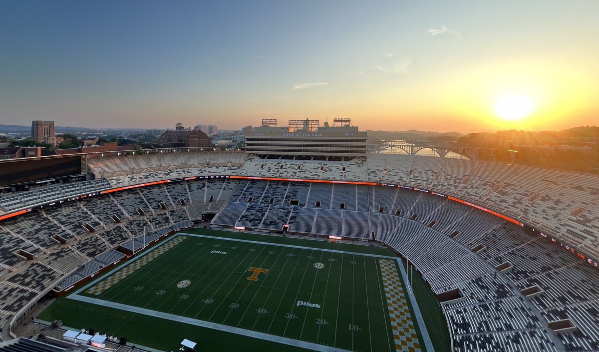 AllVolReport's tweet photo. Good morning Vol Nation 😎

via @Bill_Martin https://t.co/WGLKeQ3Fbv